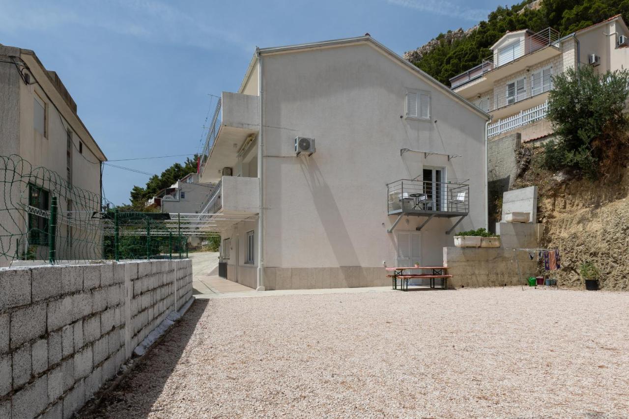 Apartments By The Sea Duce, Omis - 2992 Дуги-Рат Экстерьер фото